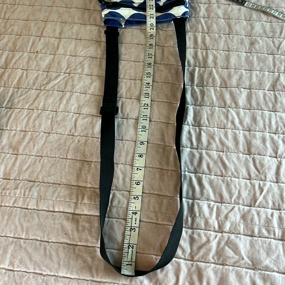 Kavu crossbody cotton canvas royal blue white polka dots adjustable black strap - Picture 5 of 11